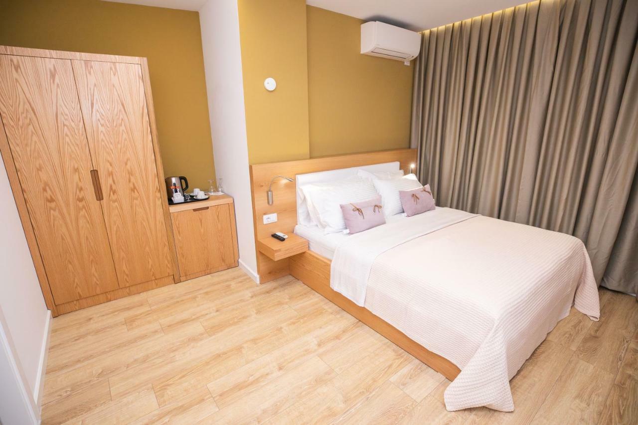 Hotel Elior Tiranë Luaran gambar