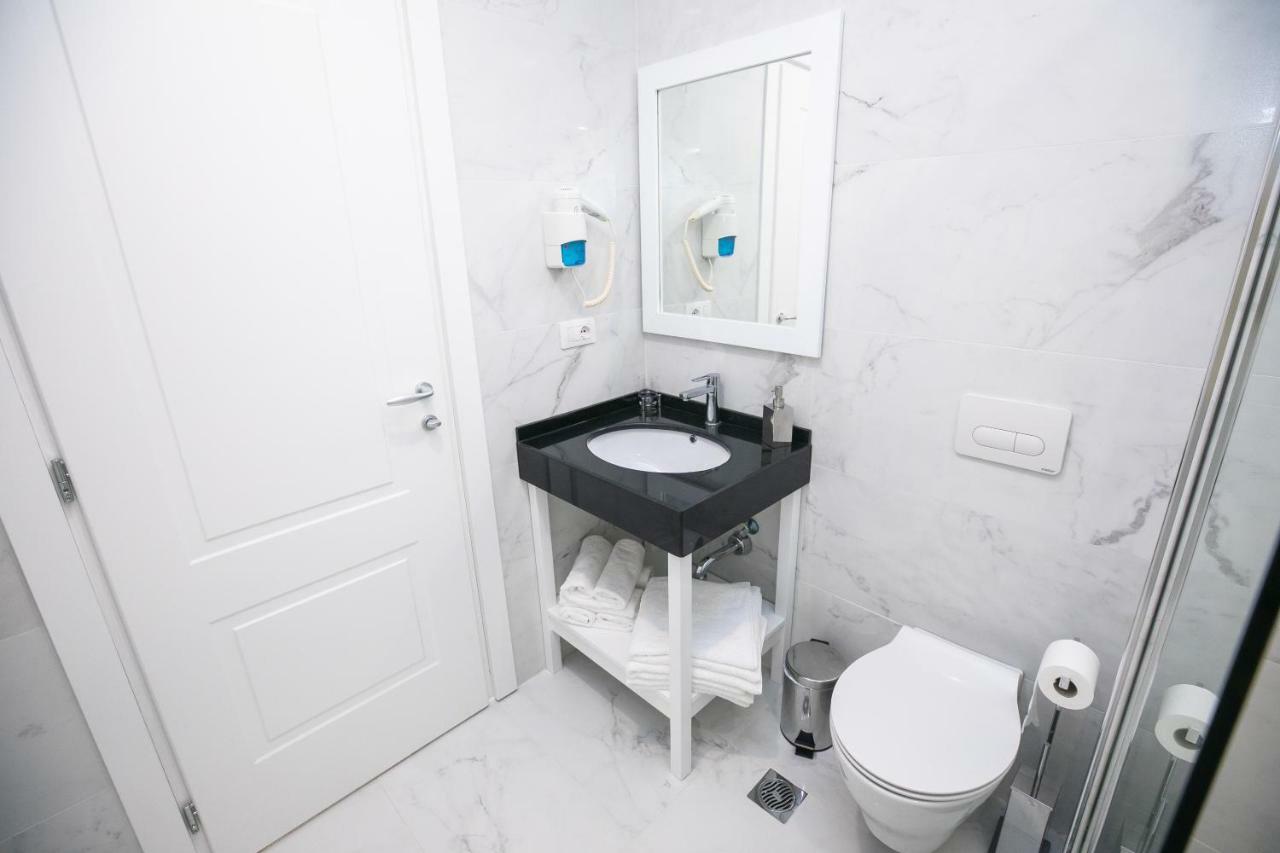 Hotel Elior Tiranë Luaran gambar